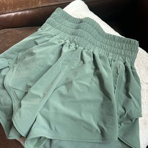 Outdoor voices High-Waisted Shorts